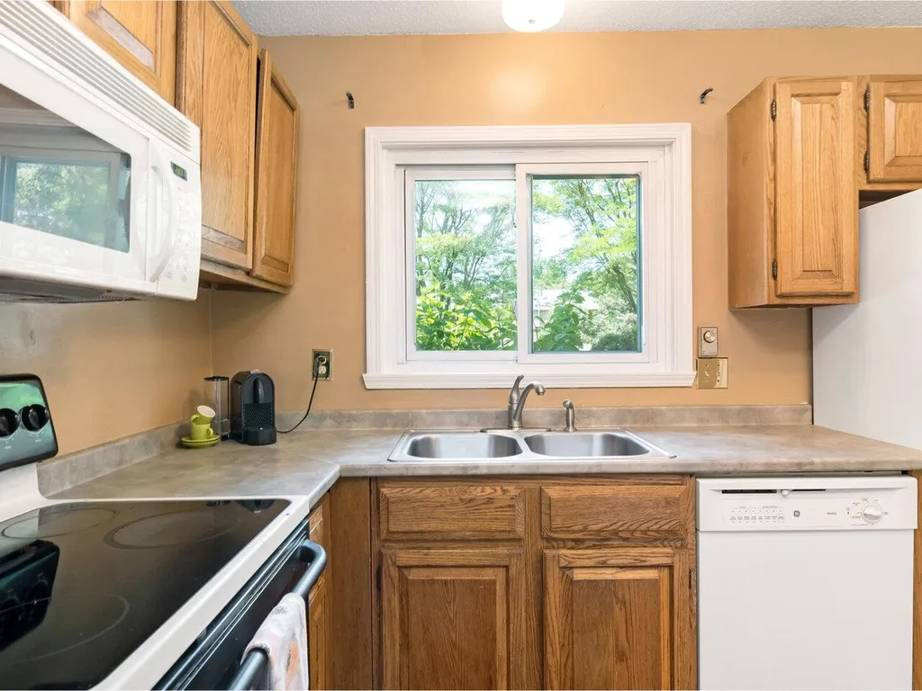 B10 Stonehedge Drive South Burlington VT 05403