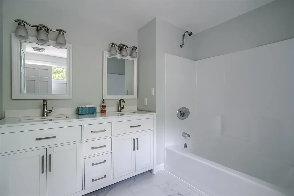 20 Hawthorne Road Windham NH 03087
