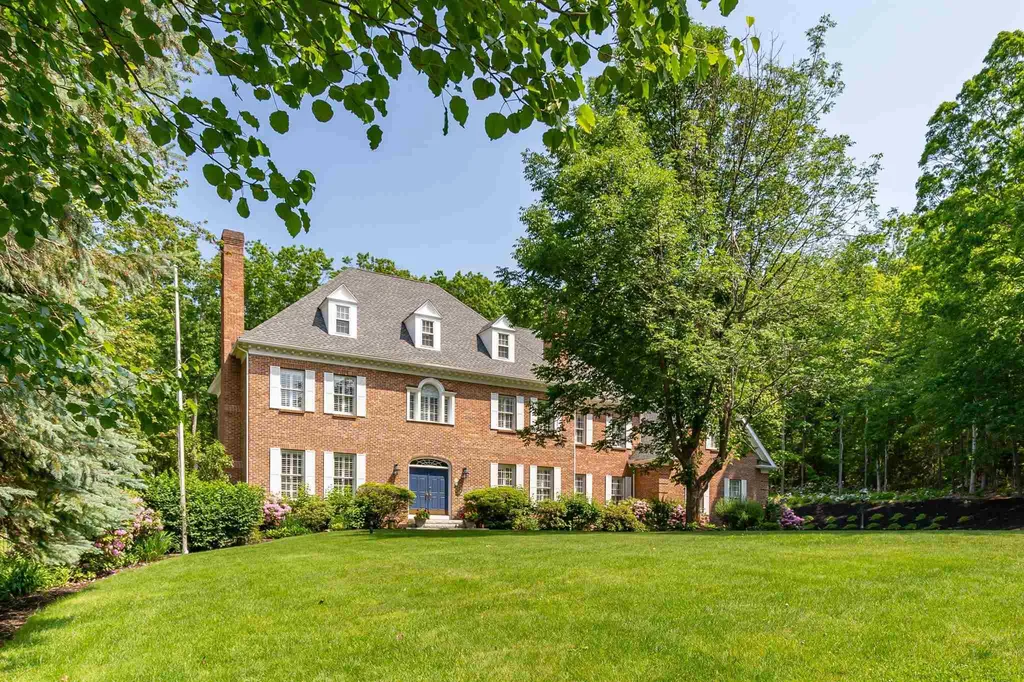 27 Spring Hill Road Bedford NH 03110