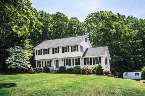 17 Anna Louise Drive Hudson NH 03051