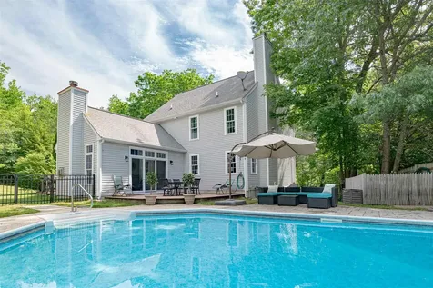 2 Colonial Drive Litchfield NH 03052