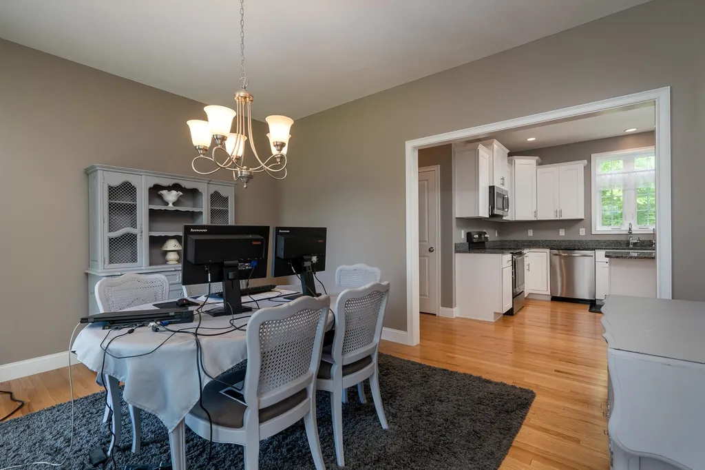 24 Churchill Drive Hooksett NH 03106