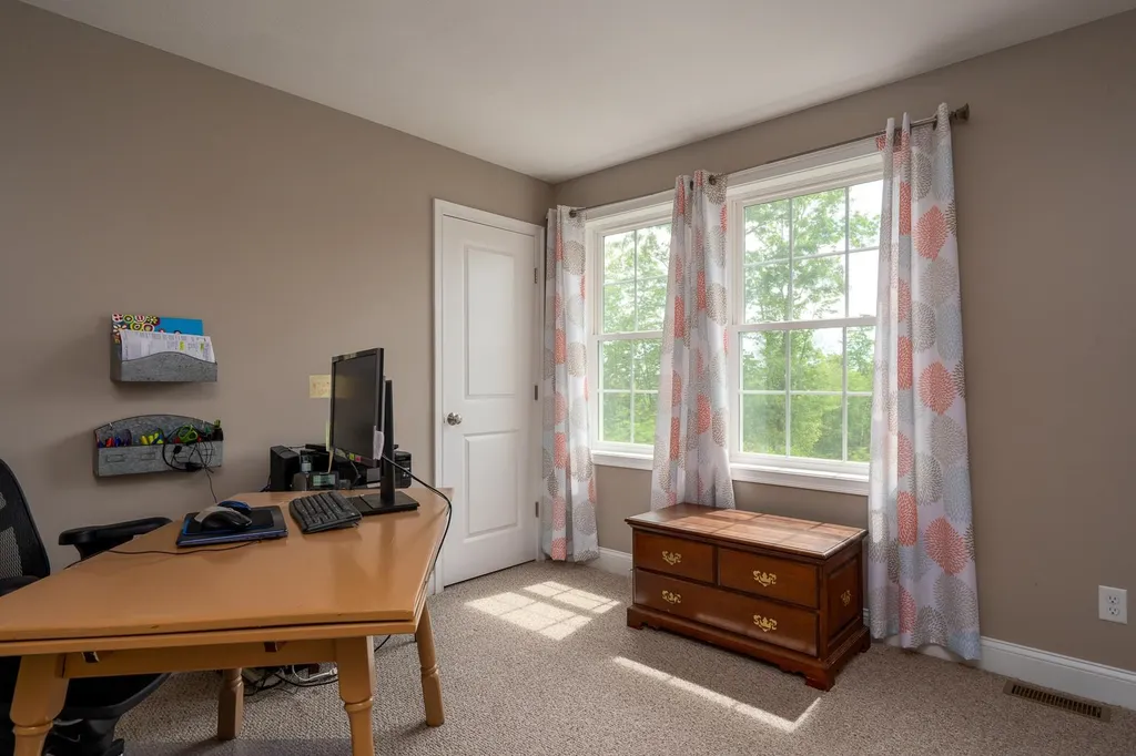24 Churchill Drive Hooksett NH 03106