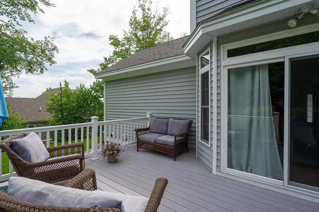 24 Churchill Drive Hooksett NH 03106