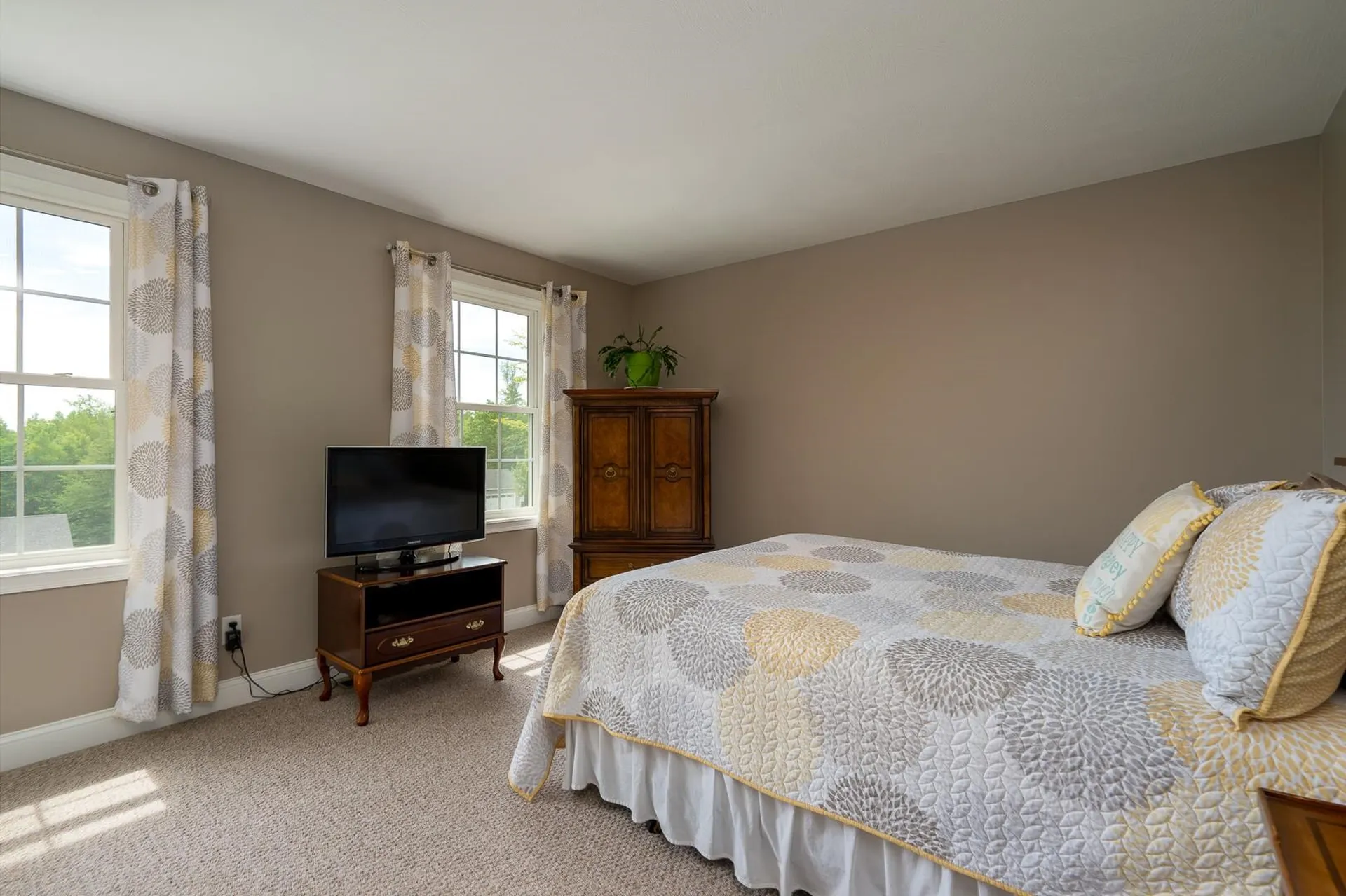 24 Churchill Drive Hooksett NH 03106