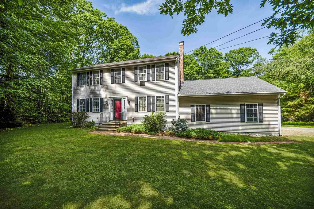 18 Maple Avenue Deerfield NH 03037