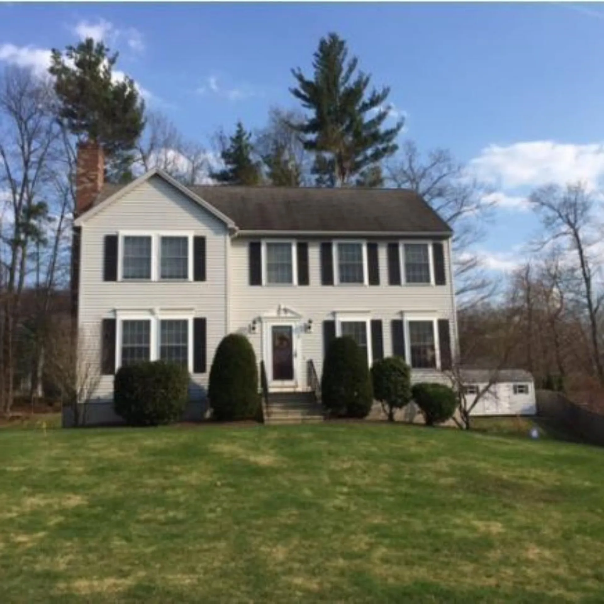 5 Burbank Way Hooksett NH 03106