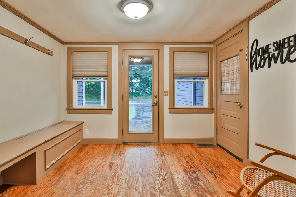 97 Old Nashua Road Londonderry NH 03053