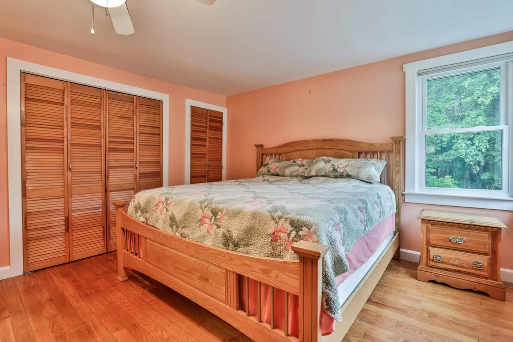 97 Old Nashua Road Londonderry NH 03053