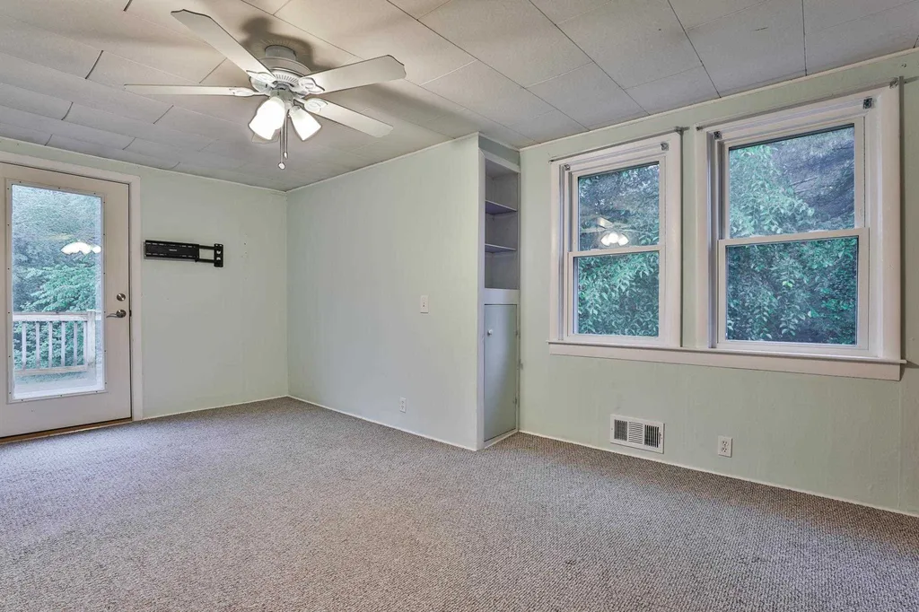97 Old Nashua Road Londonderry NH 03053