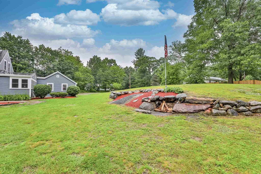 97 Old Nashua Road Londonderry NH 03053