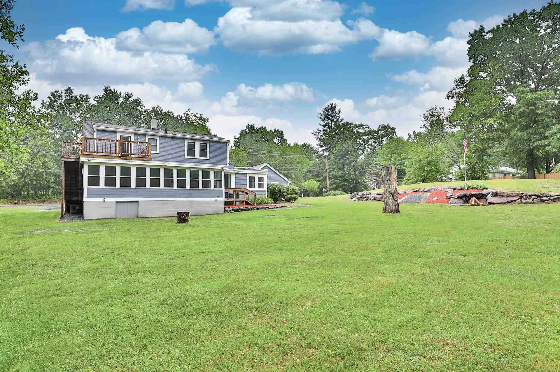 97 Old Nashua Road Londonderry NH 03053