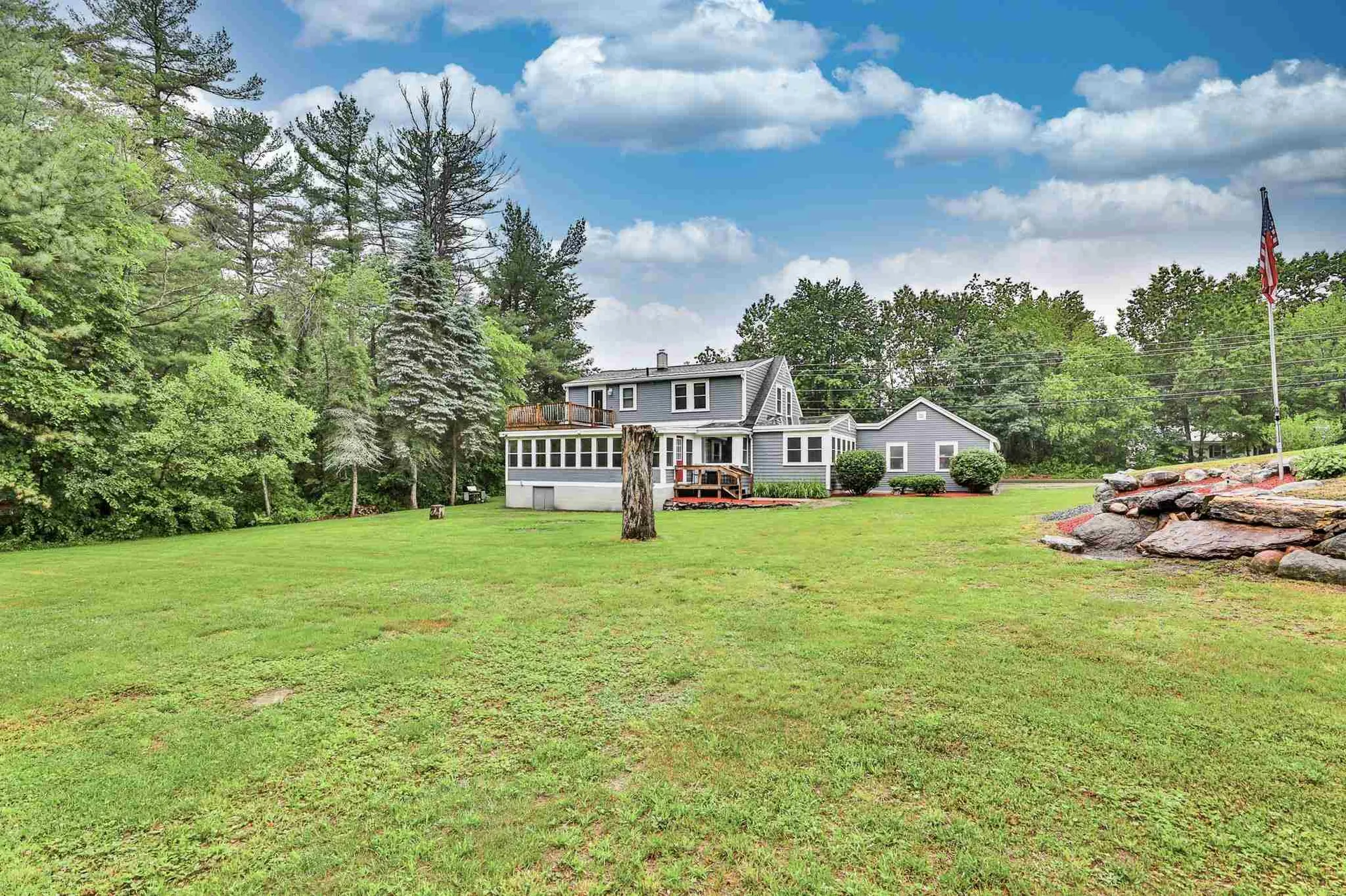 97 Old Nashua Road Londonderry NH 03053