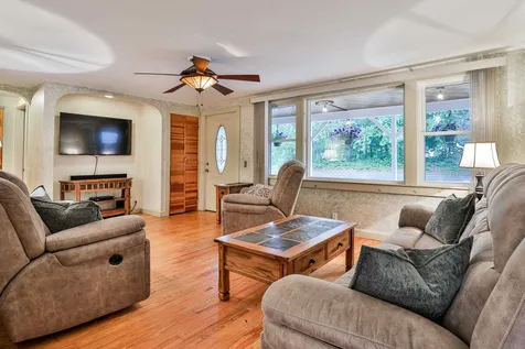 97 Old Nashua Road Londonderry NH 03053