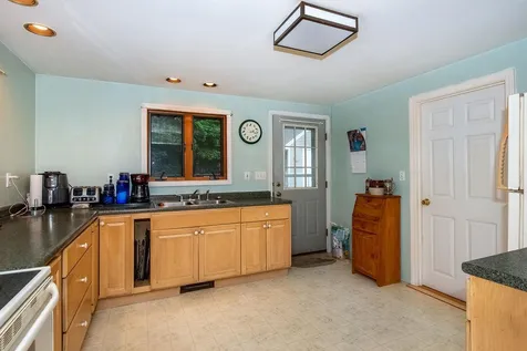 164 Post Road Greenland NH 03840