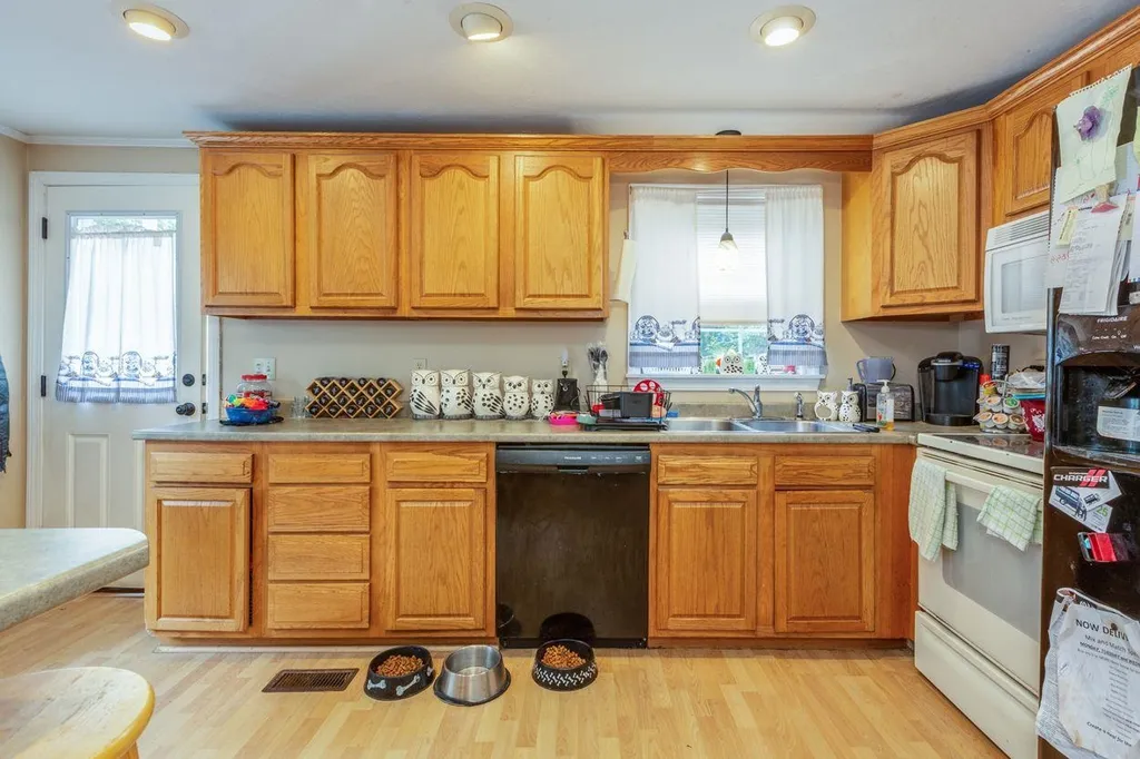 243 High Range Road Londonderry NH 03053