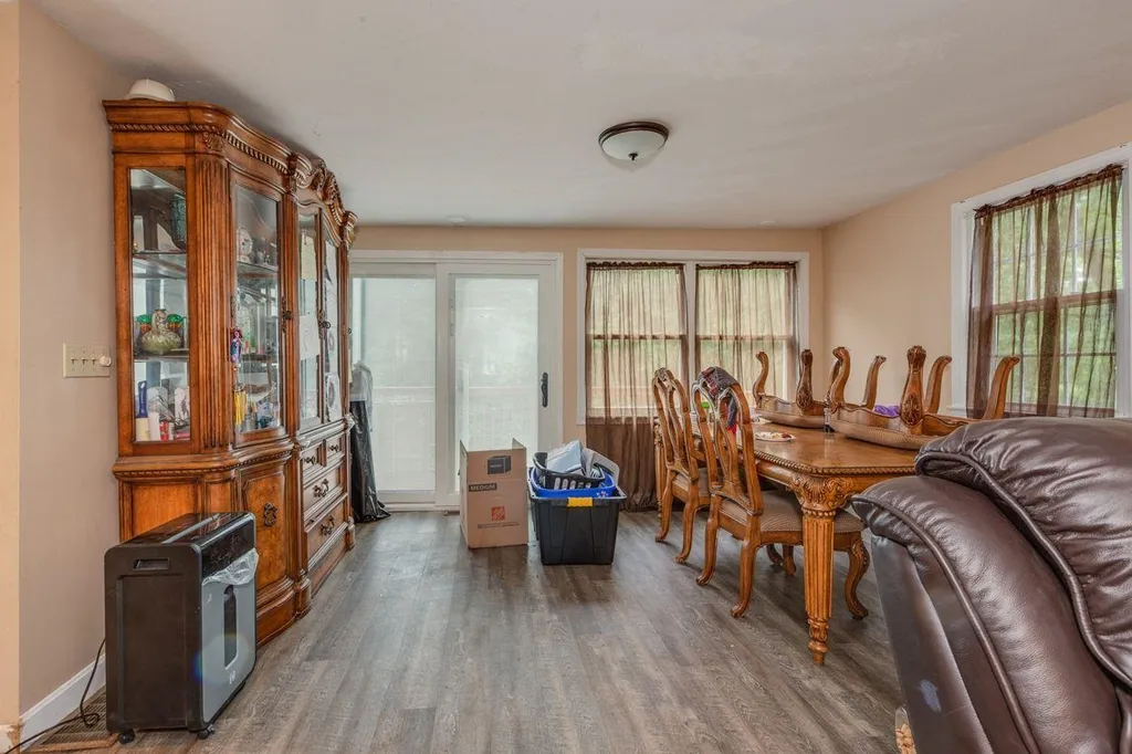 243 High Range Road Londonderry NH 03053