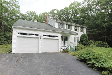 9 Laura Lane Newton NH 03858