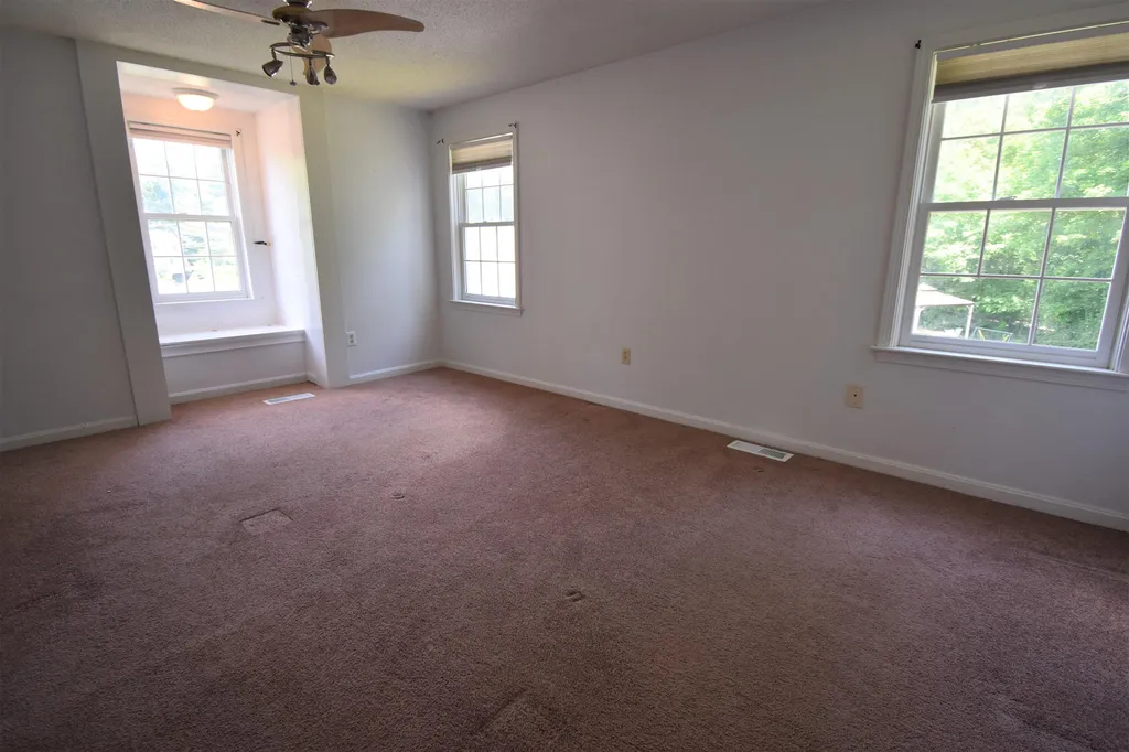 37 Brinton Drive Nashua NH 03064
