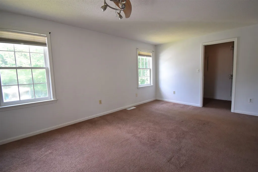 37 Brinton Drive Nashua NH 03064