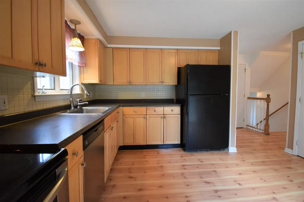 37 Brinton Drive Nashua NH 03064