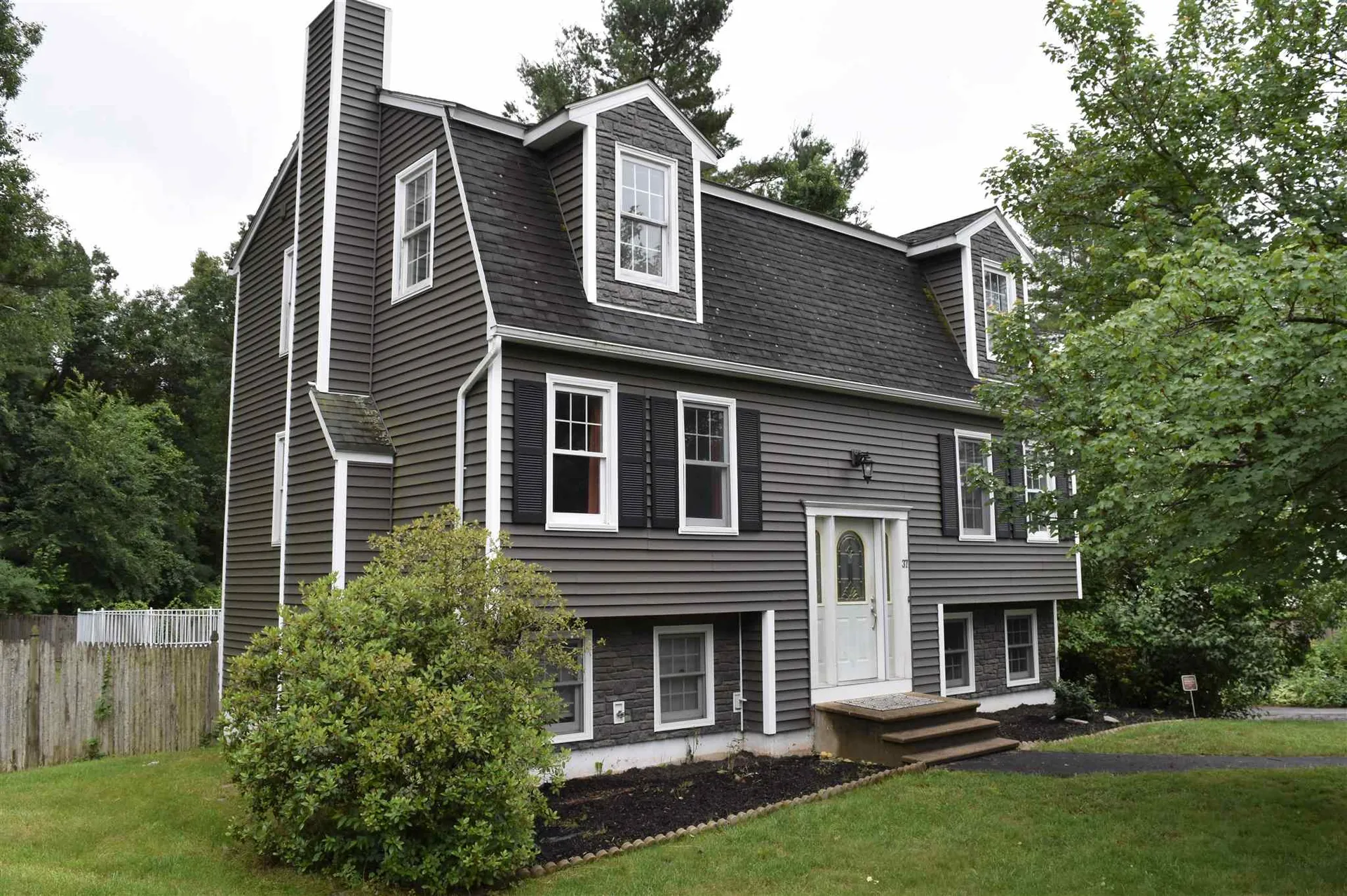 37 Brinton Drive Nashua NH 03064