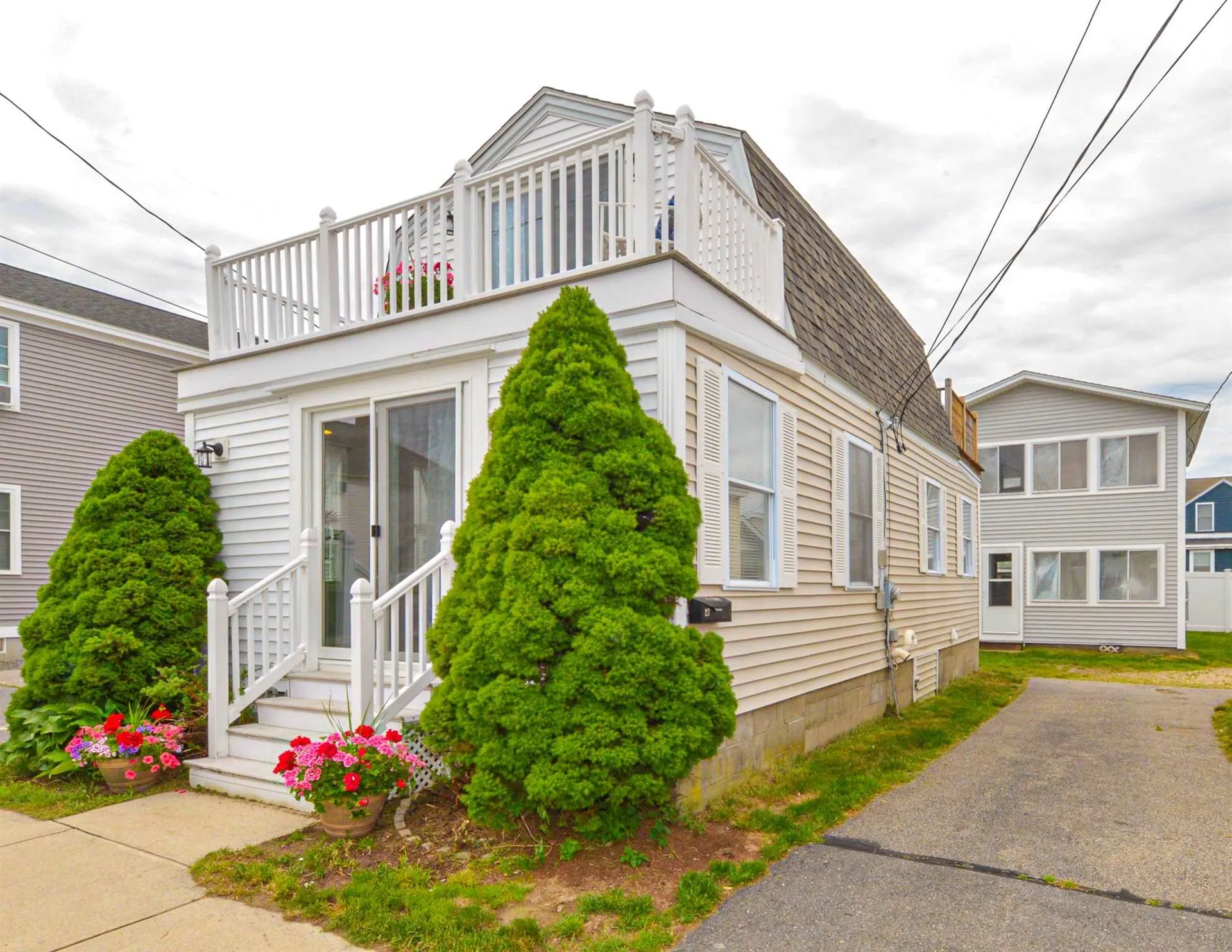 27 Highland Avenue Hampton NH 03842