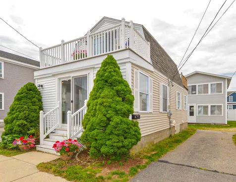 27 Highland Avenue Hampton NH 03842