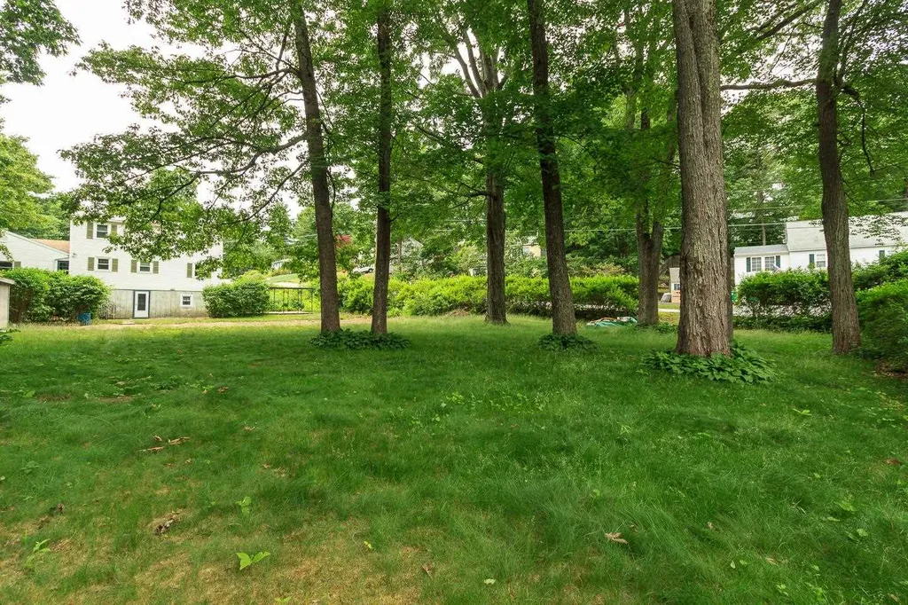 119 Westwood Drive Nashua NH 03062