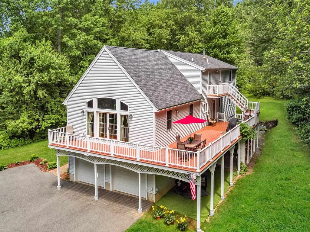 110 South Main Street Newton NH 03858
