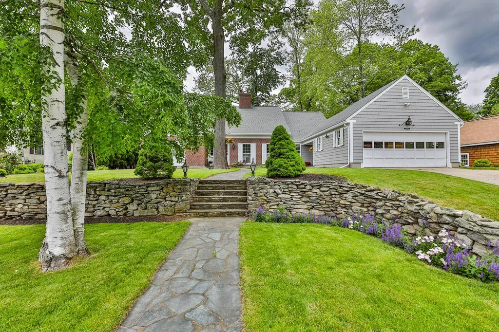 42 Wood Street Nashua NH 03064