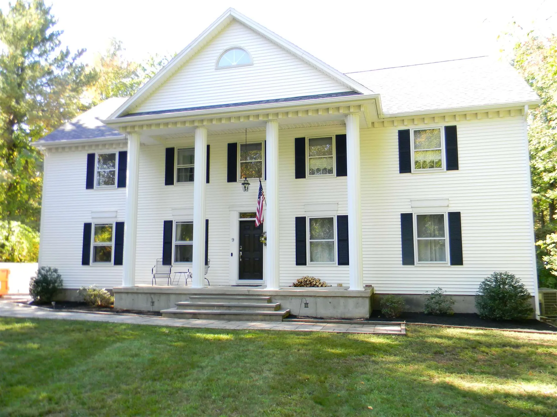 9 King Charles Drive Londonderry NH 03053