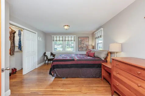 92 Gillis Street Nashua NH 03060