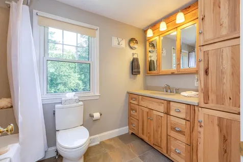 92 Gillis Street Nashua NH 03060