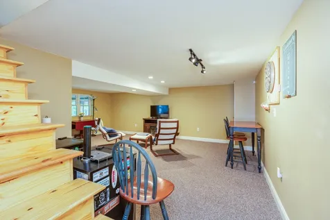 92 Gillis Street Nashua NH 03060
