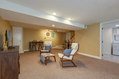 92 Gillis Street Nashua NH 03060