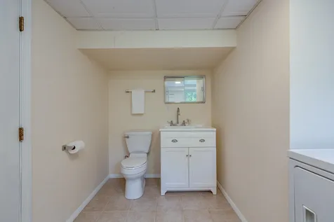 92 Gillis Street Nashua NH 03060