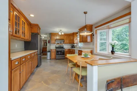 92 Gillis Street Nashua NH 03060