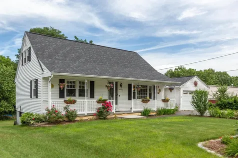 92 Gillis Street Nashua NH 03060