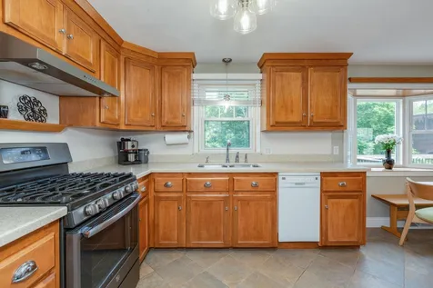 92 Gillis Street Nashua NH 03060