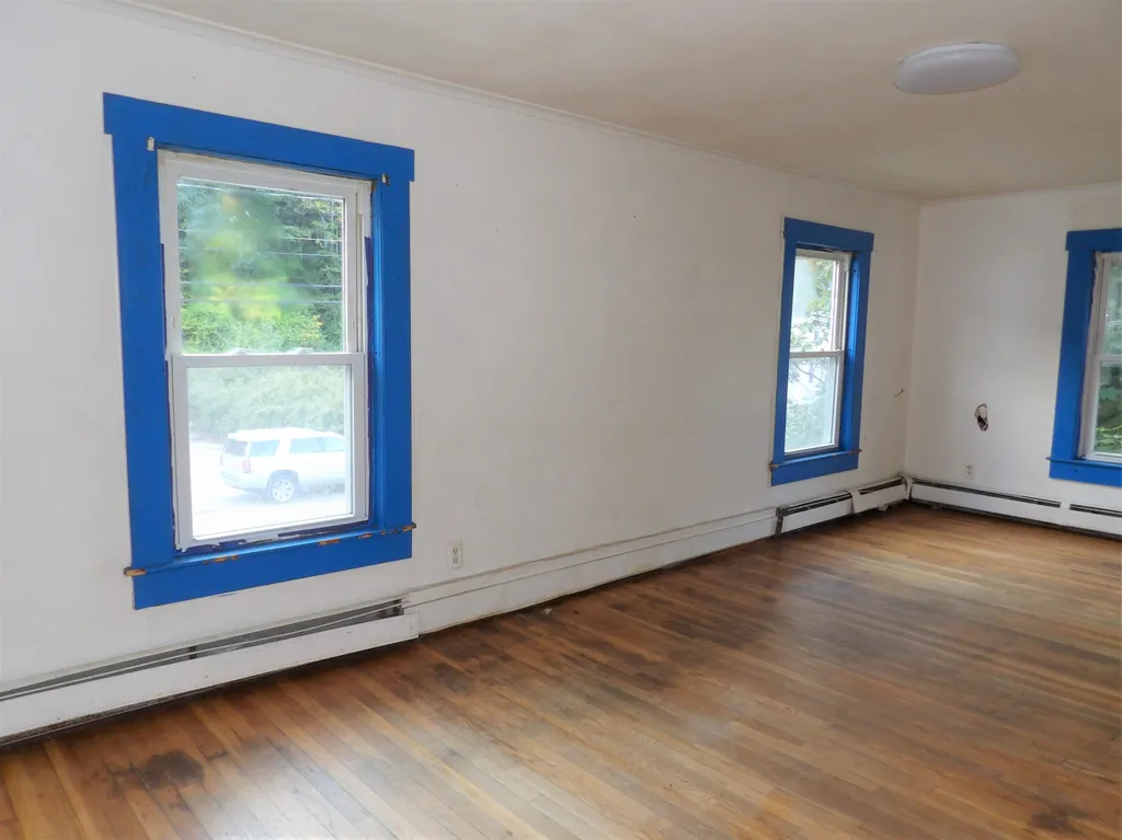 85 West Bow Street Franklin NH 03235