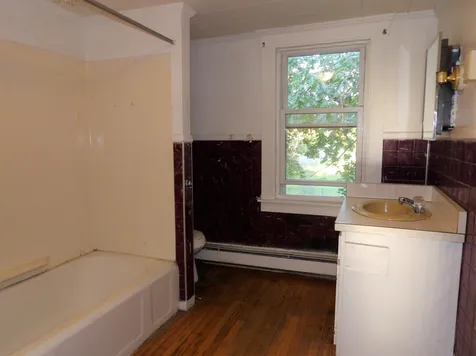 85 West Bow Street Franklin NH 03235