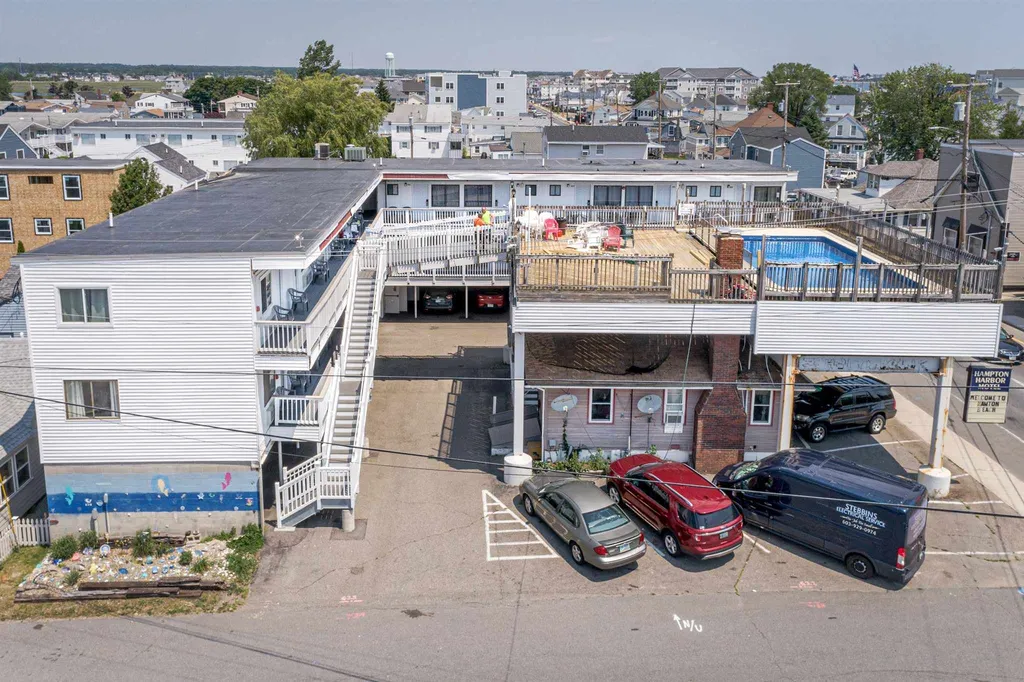 208-210 Ashworth Avenue Hampton NH 03842