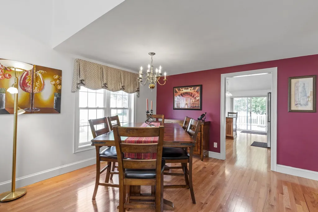 76 Hampton Meadows Hampton NH 03842