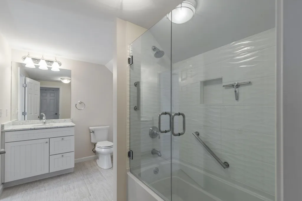 76 Hampton Meadows Hampton NH 03842