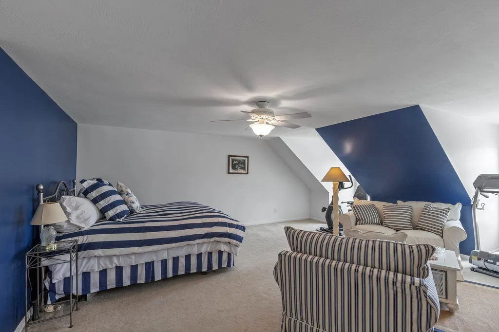76 Hampton Meadows Hampton NH 03842