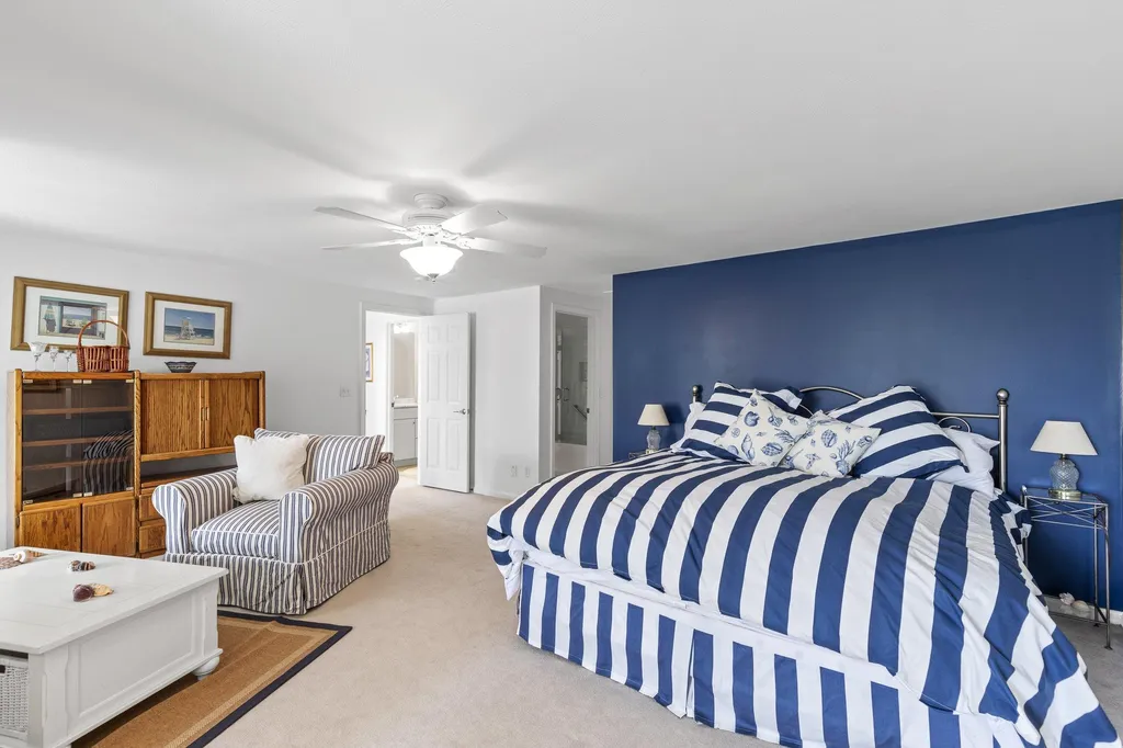 76 Hampton Meadows Hampton NH 03842