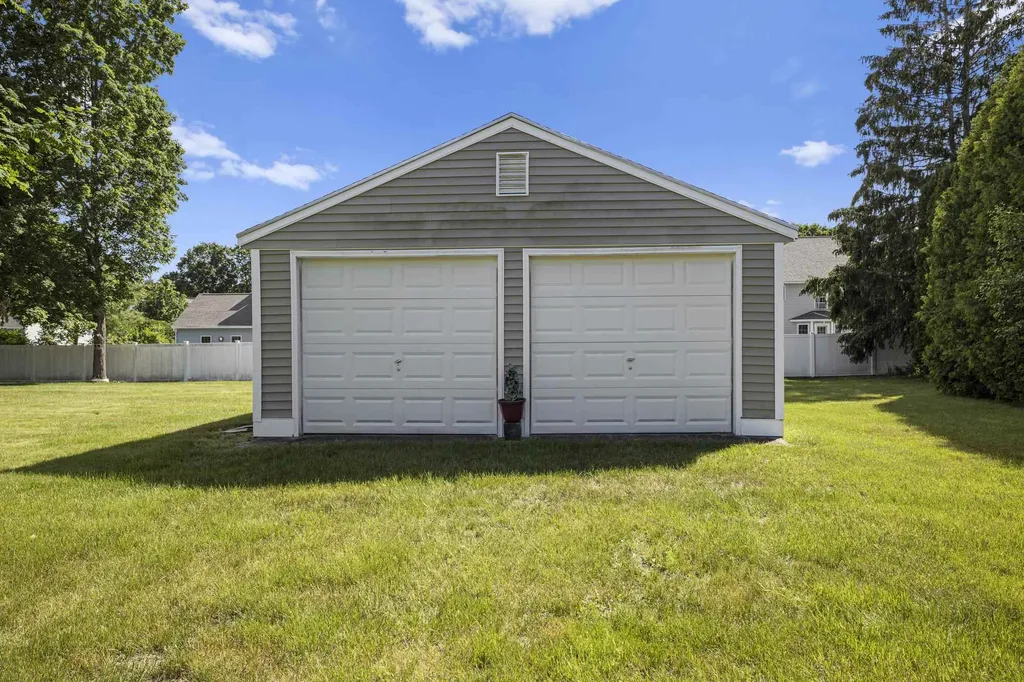 15 Mariette Drive Portsmouth NH 03801