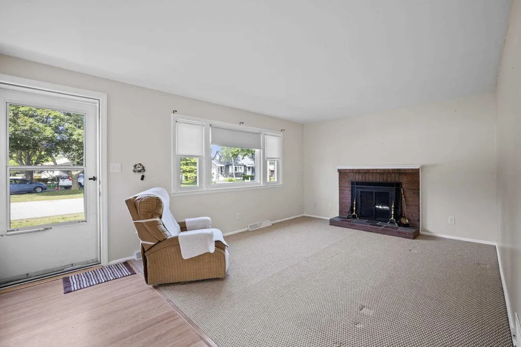 15 Mariette Drive Portsmouth NH 03801