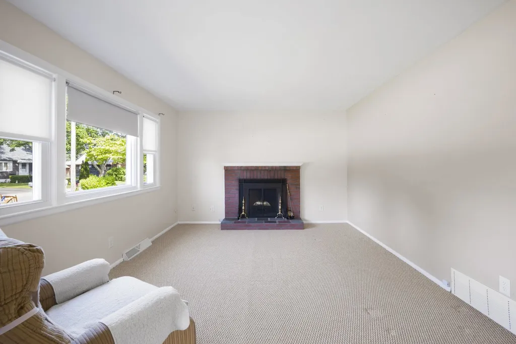 15 Mariette Drive Portsmouth NH 03801